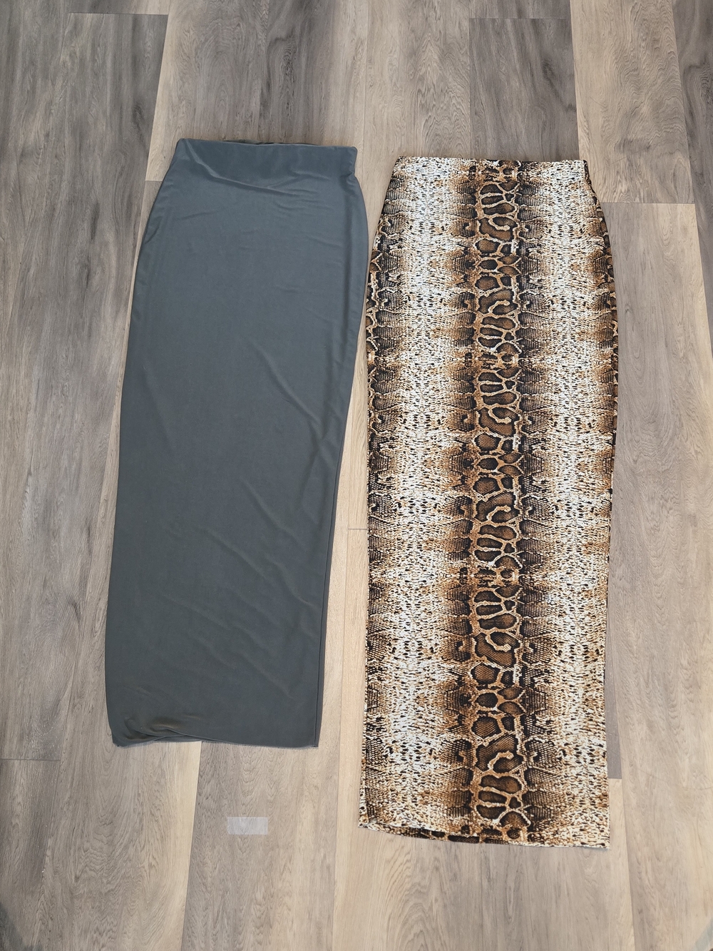Fashion Nova Snake Print Snake  Maxi Skirt and Green
